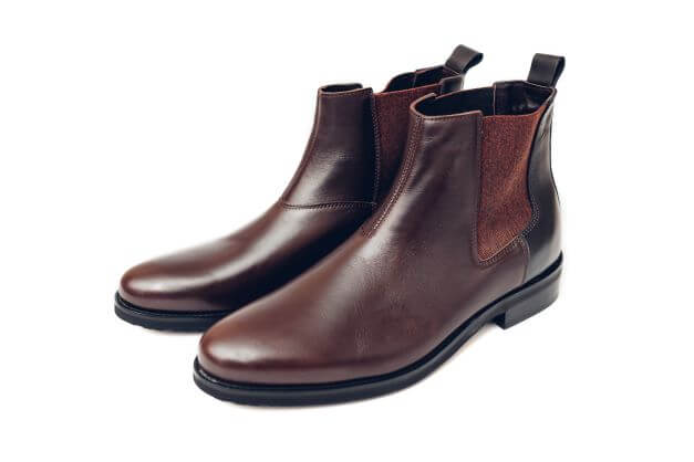 What Shoes To Wear With Suits: The Ultimate Guide 7 a pair of Chelsea Boots