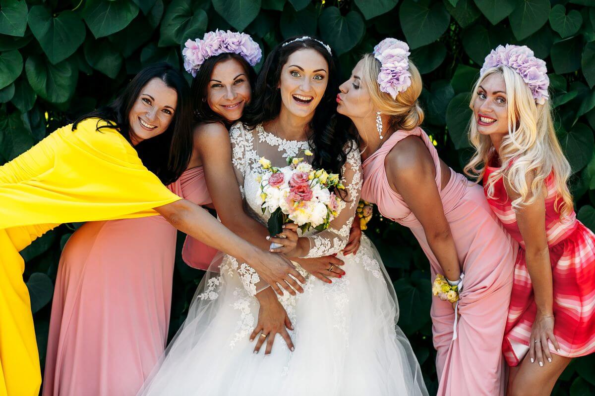 Wedding guest attire: What should I wear to a summer wedding? 2 bride and guests