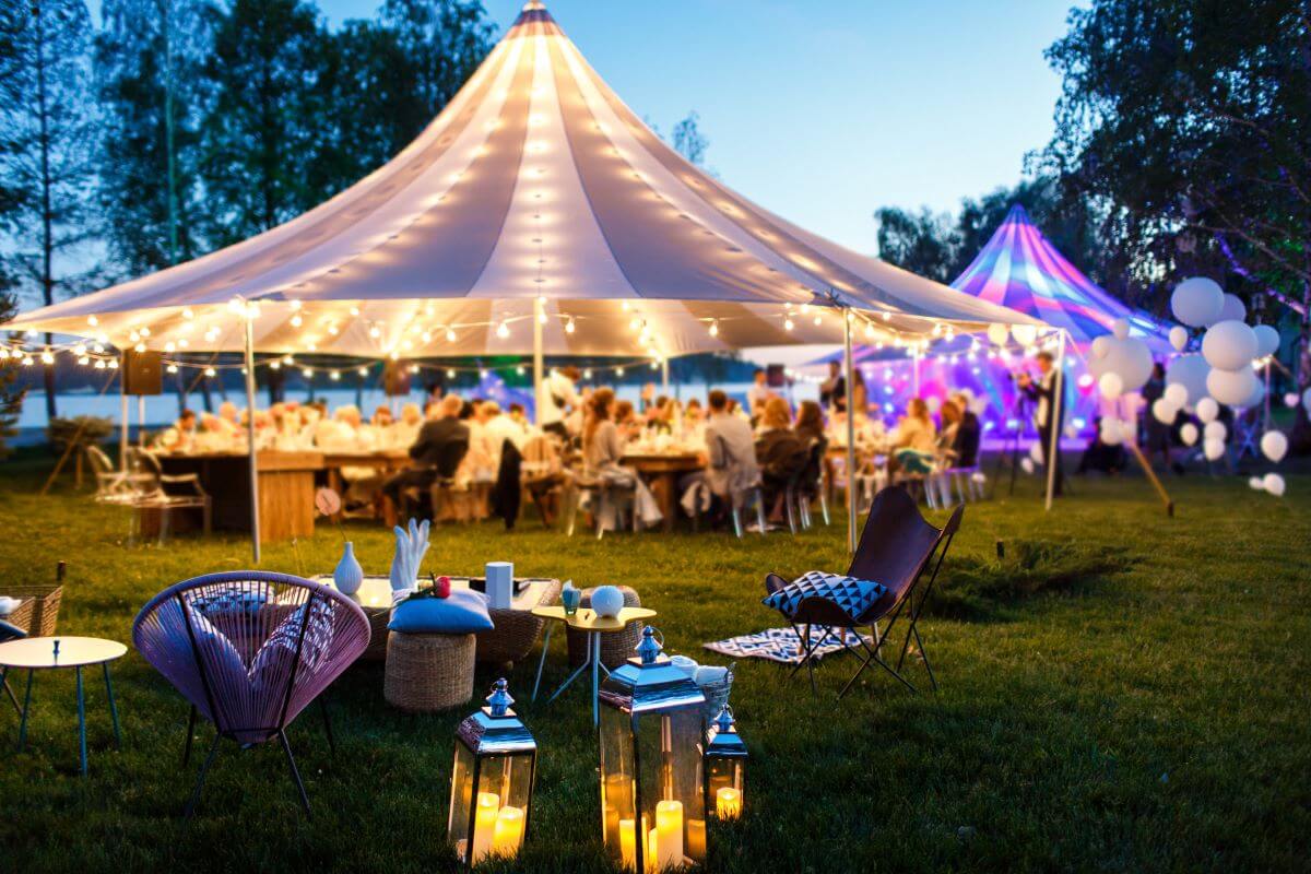 How to plan an outdoor wedding 2 lights at outdoor wedding