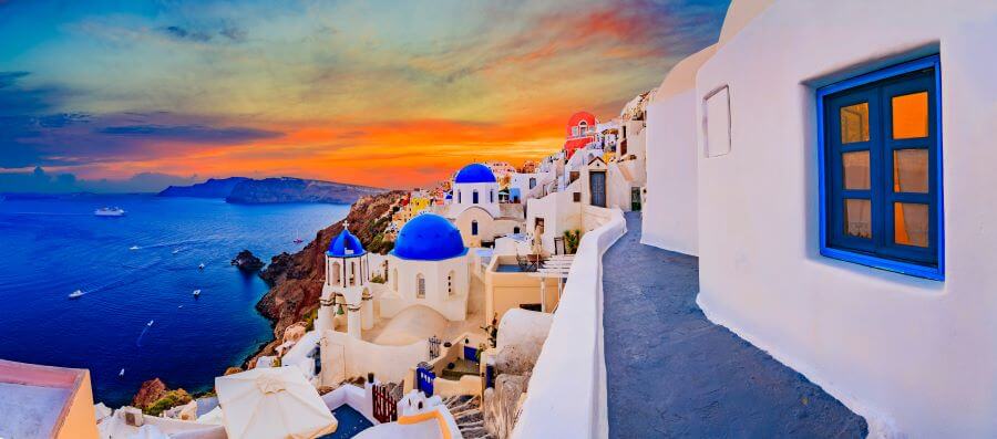 Must-see picturesque treasures in the Mediterranean 1 sunset over santorini