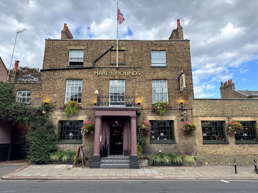 What do the 5 hottest London postcodes have to offer? 4 Hare and Hounds pub on Upper Richmond Road in East Sheen