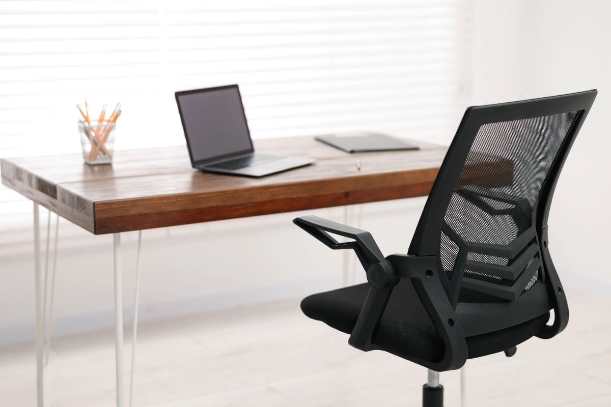 How to Settle into a Remote Job: A UK Guide for 2025 2 ergonomic chair