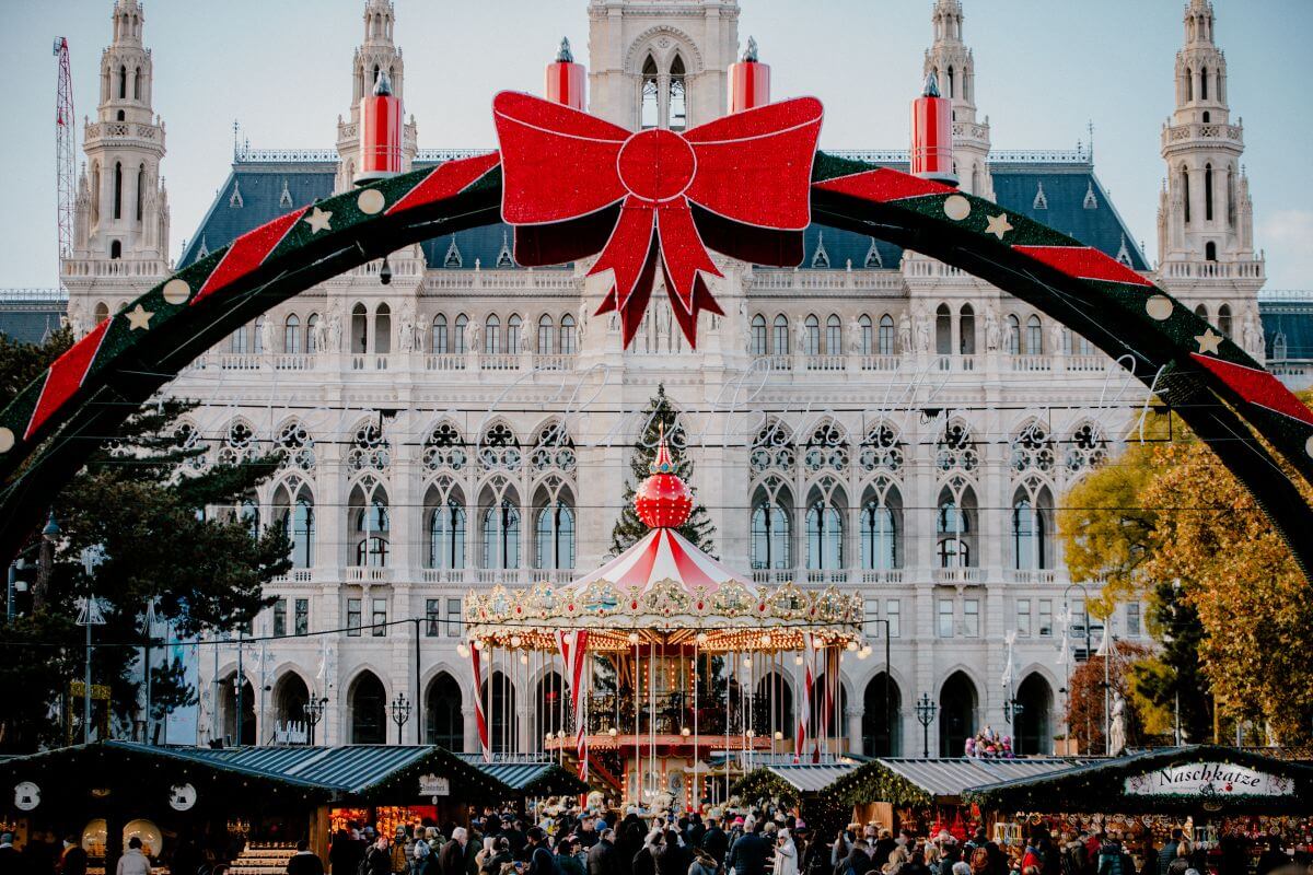 Where to Go for a Last-Minute Winter Adventure Without Leaving Europe 4 christmas market in Vienna